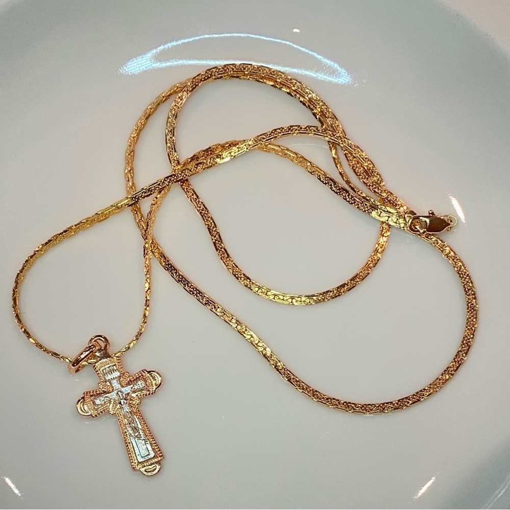 Gold plated 18k Cross Pendant Necklace 26” - Picture 10 of 17